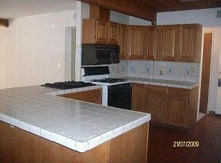 3rd image of 206 N Park Victoria Dr