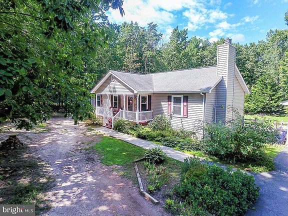 3rd image of 166 Linda Ln