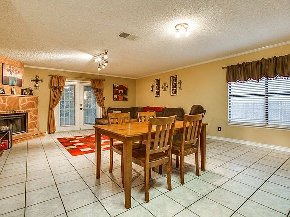 3rd image of 15731 Persimmon Hill Dr