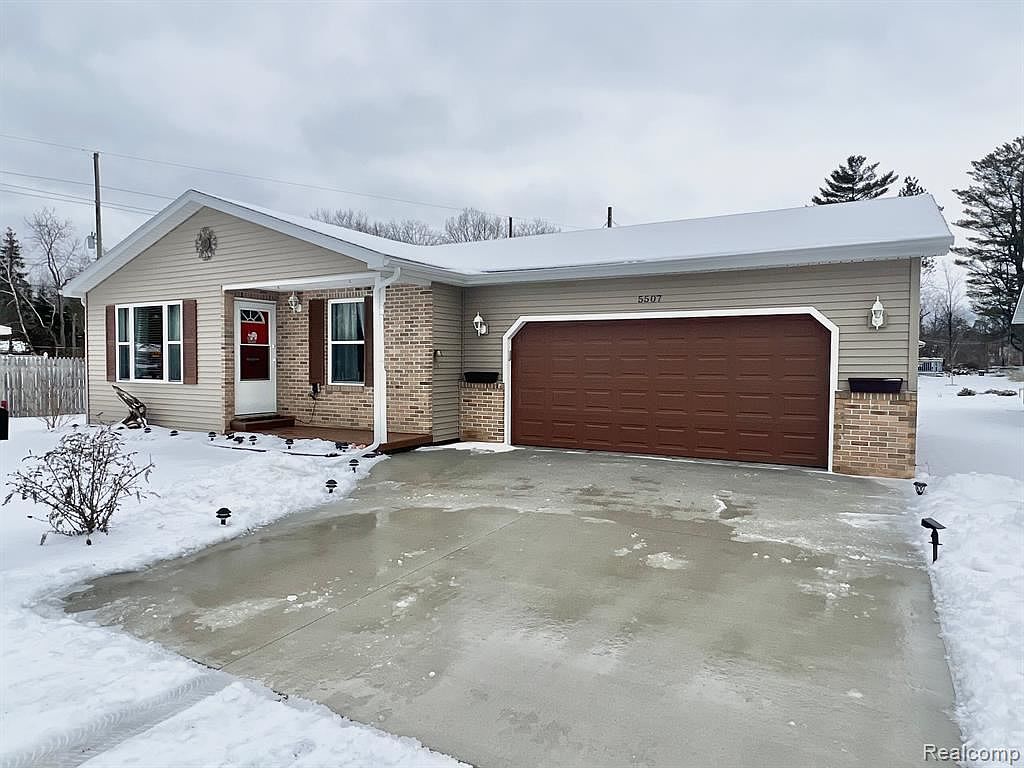 5507 Lakeshore Rd, Fort Gratiot, MI 48059 Zillow