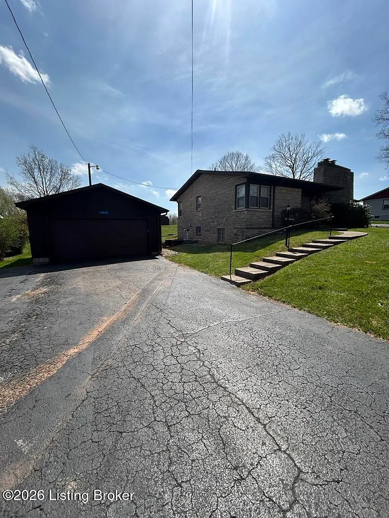 304 Crume Rd photo 1