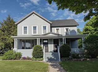606 S 9th St, Escanaba, MI 49829