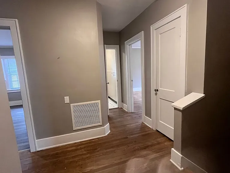411 S 38th Ave — Photo 10