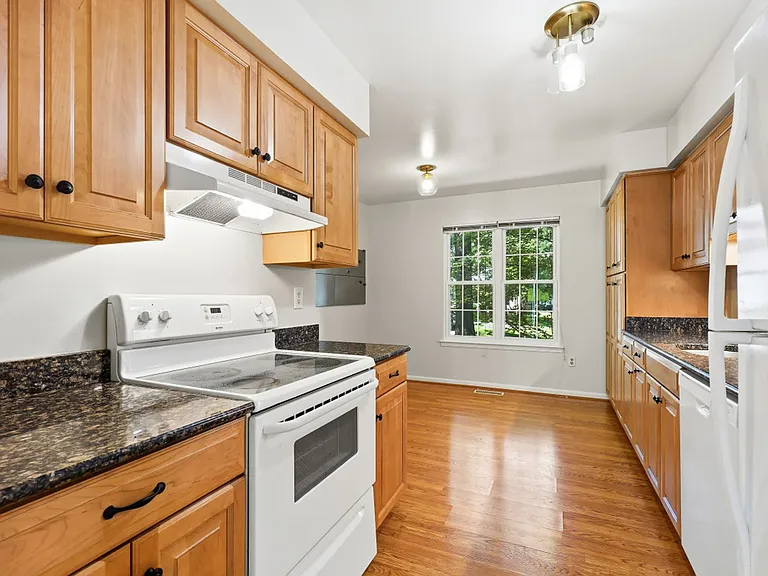 4515 Boastfield Ln — Photo 9