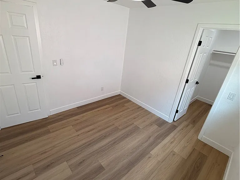 527 W 10th St — Photo 9