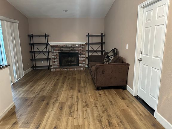 Dinning room with fireplace