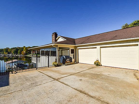 4th image of 6906 Locke Dr