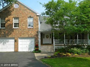 15260 Surrey House Way, Centreville, VA 20120