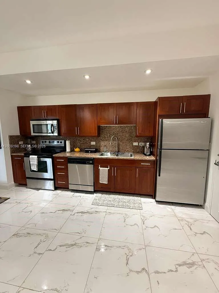 Flagler First Condo — Photo 3