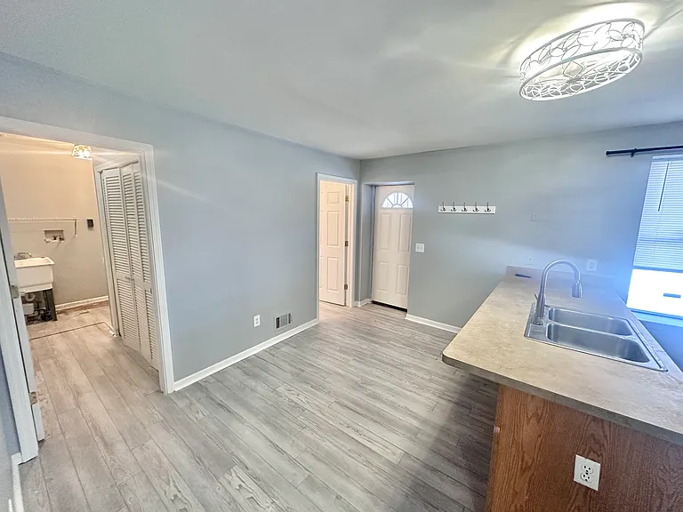 1751 Clara St — Photo 20