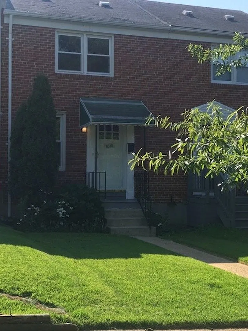Charming 2BD/1.5BA Townhome w/ Parking Pad in Parkville, MD! — Photo 1