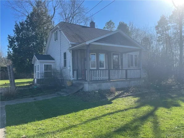 241 Westwood Rd, Lancaster, NY 14086