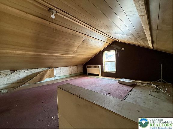 3rd image of 10 E Ruddle St