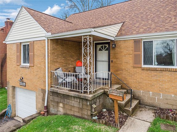 2nd image of 2509 Holly Dr