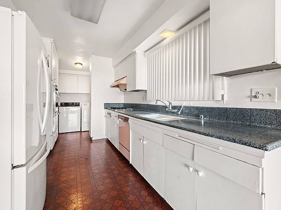 3rd image of 1920 Brightwood St