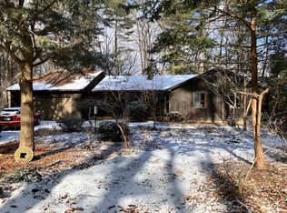 35 Morgan Cir, Amherst, MA 01002