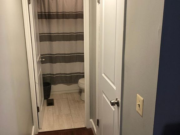 5th image of 1704 Pleasant St #1R