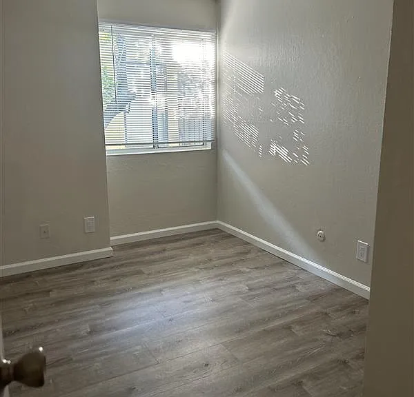 1710 Lincoln Ave #6 — Photo 1
