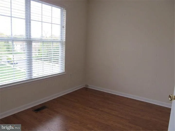 5 Jackson Ave — Photo 15