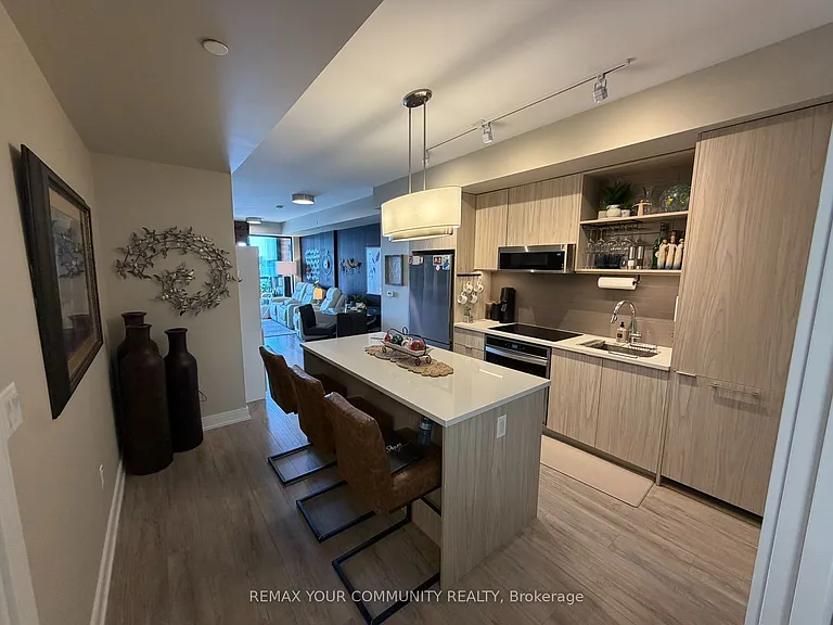 185 Dunlop St E #303 — Photo 7