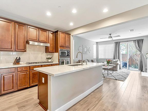 3rd image of 2174 Brookwood Avenue