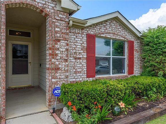 4th image of 4212 Vinyard Way