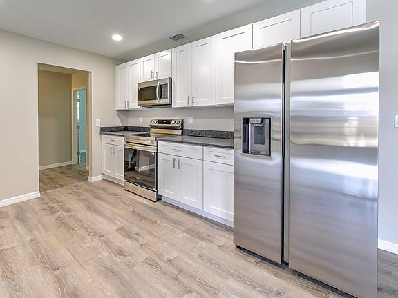 3rd image of 5103 Sunset Boulevard