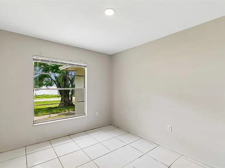 400 E Silver Star Rd — Photo 13