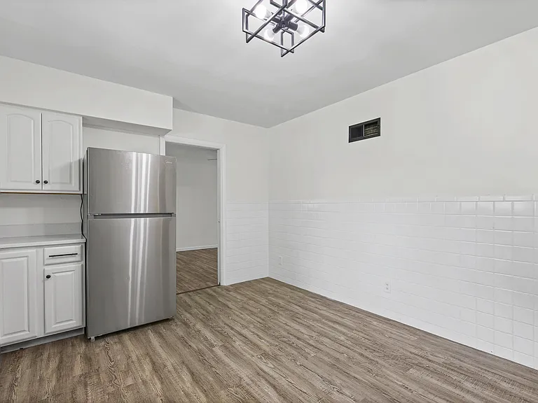 10325 Lookaway Dr — Photo 24