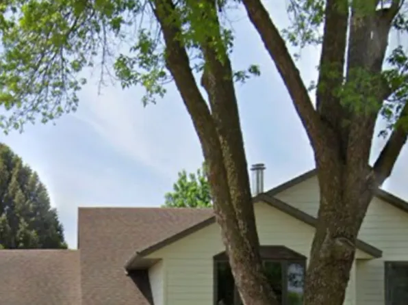 821 N Columbia Dr, Sioux Falls, SD 57103