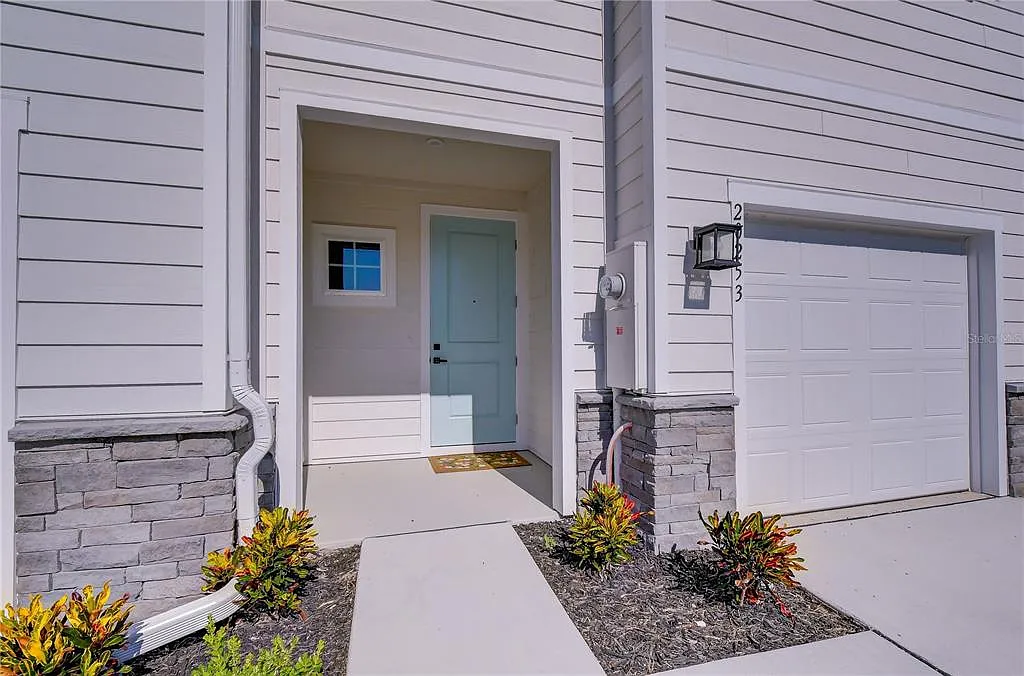 3 bed, 2.5 bath, 1674 sqft, $2,250 — Photo 3