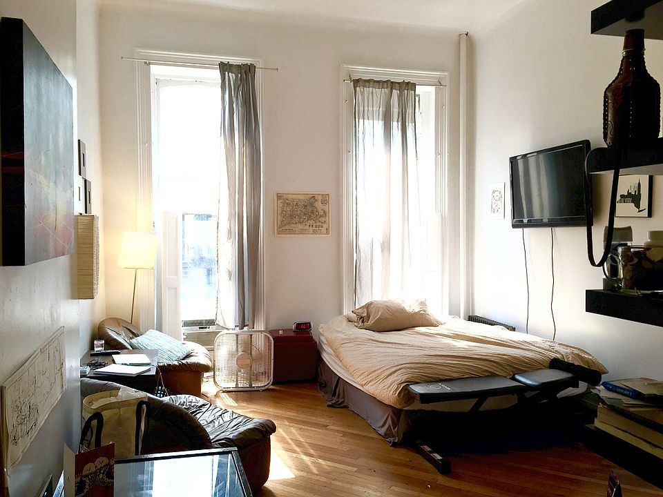 1st image of 125 Saint James Pl APT 2A
