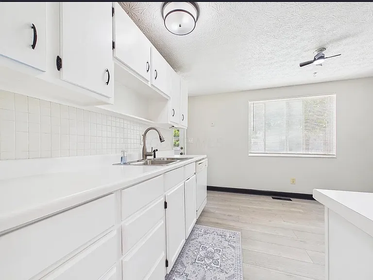 2191 Sprucefield Dr — Photo 1