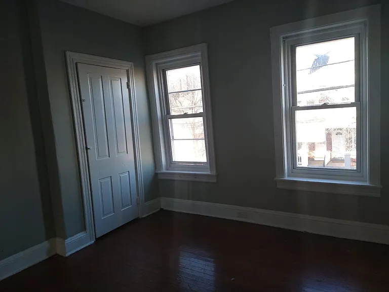 837 Genesee St — Photo 11