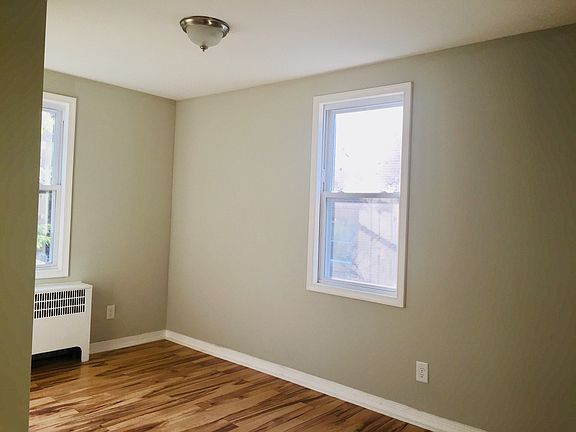 4th image of 126 Ashton Rd