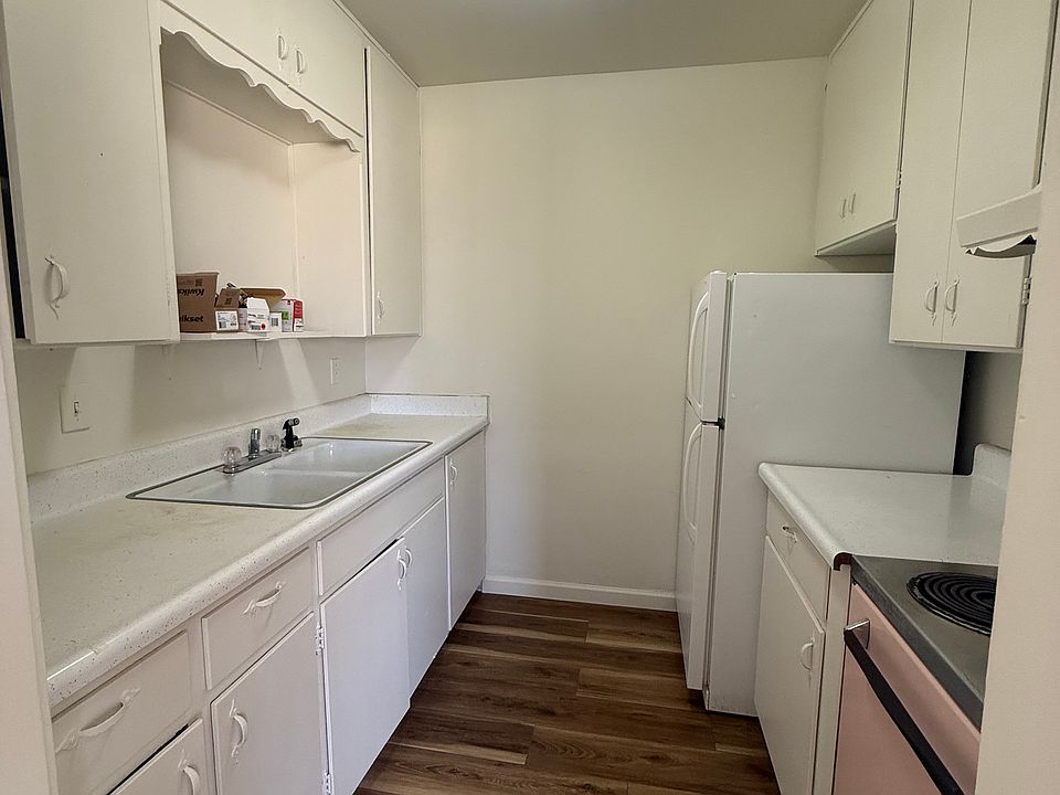 1st image of 620 W Erie St #3