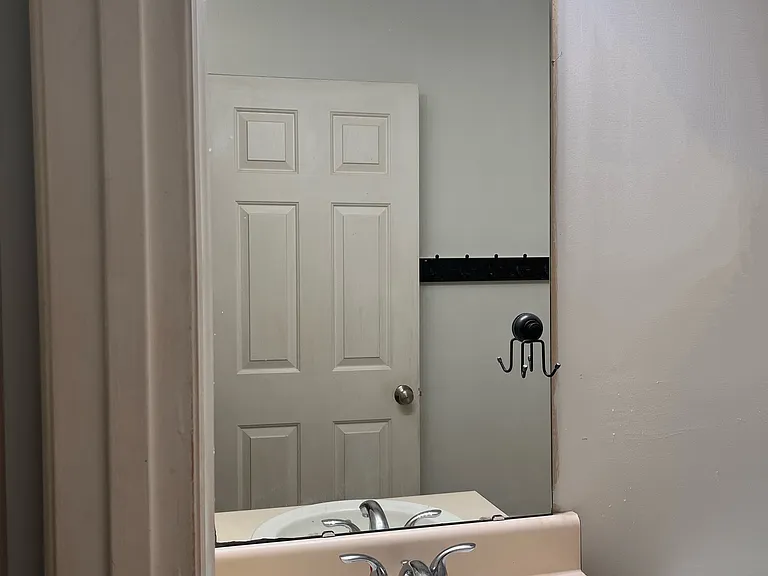 2720 Midway Park Ct — Photo 2