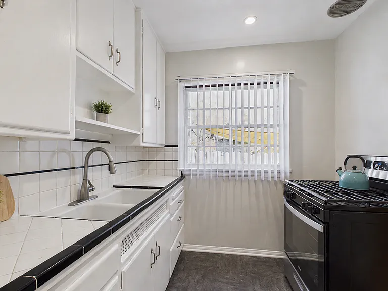 765 Temple Ave — Photo 7
