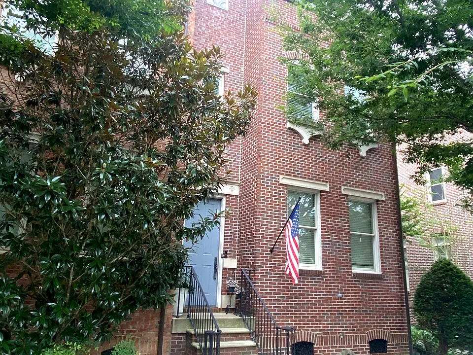 122 Centre St