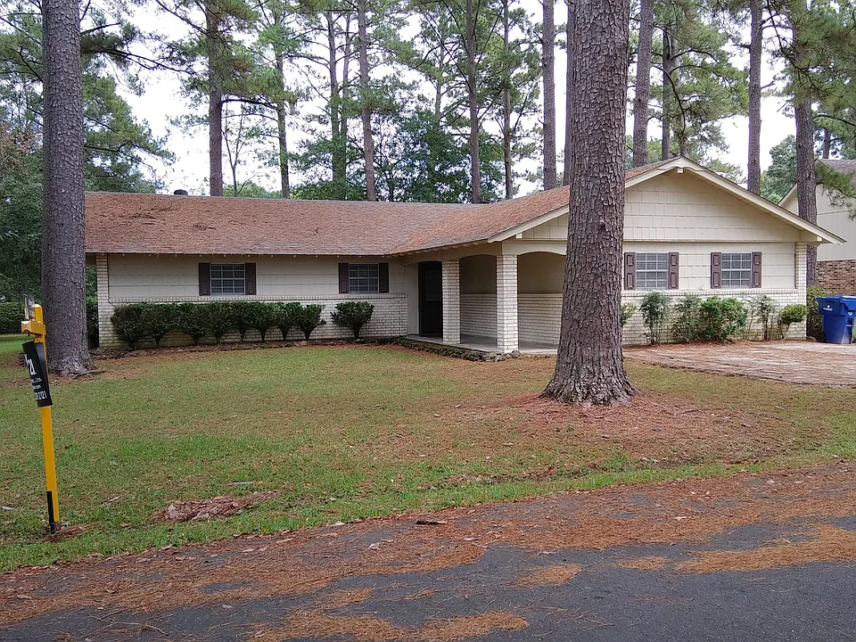 905 Chinquapin Dr