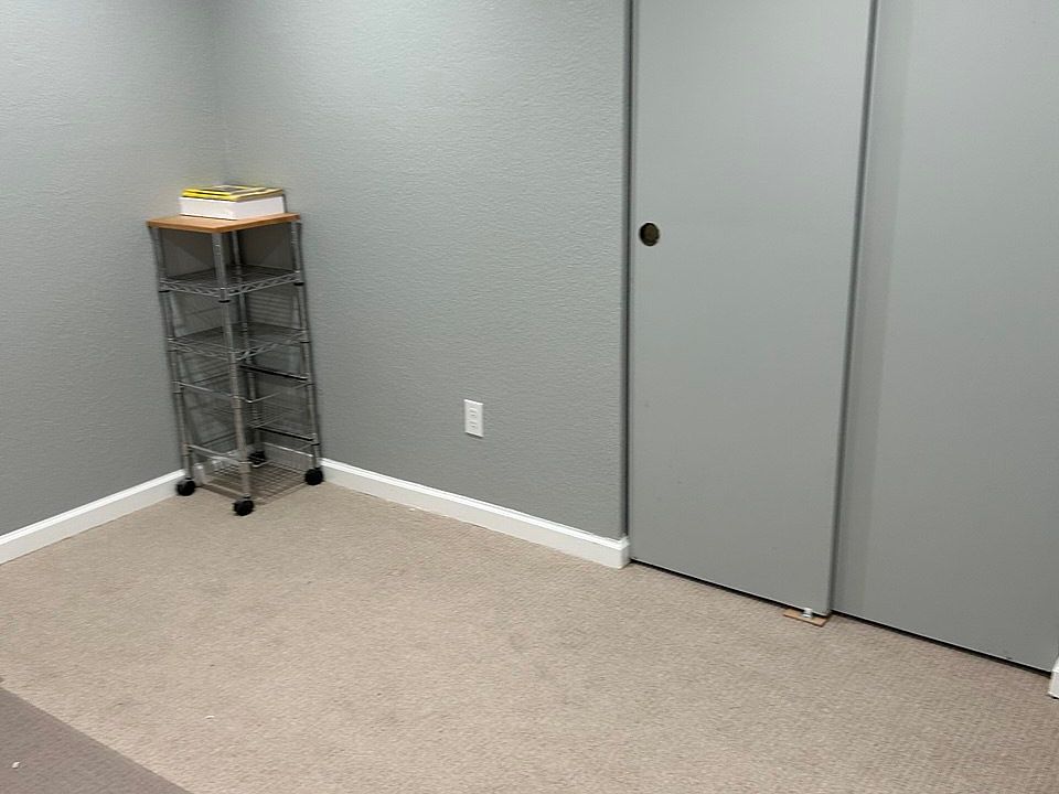 Office/second bedroom