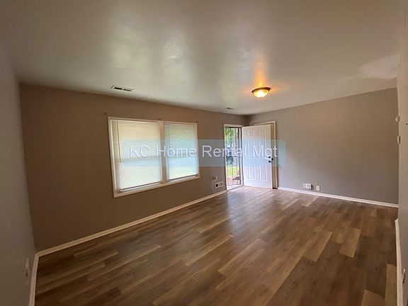 5th image of 7401 E 112th St