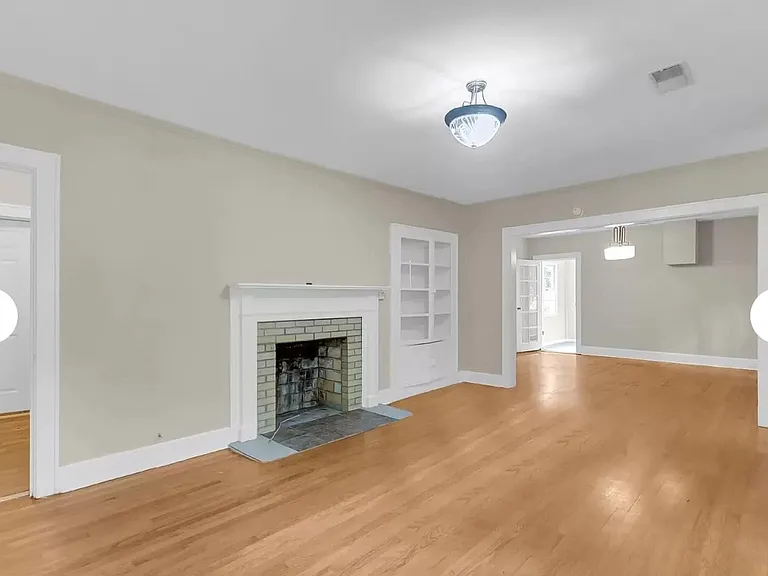 16 Oak Forest Dr — Photo 7