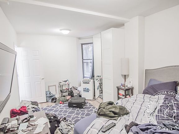 5th image of 160 Allen St Frnt 2