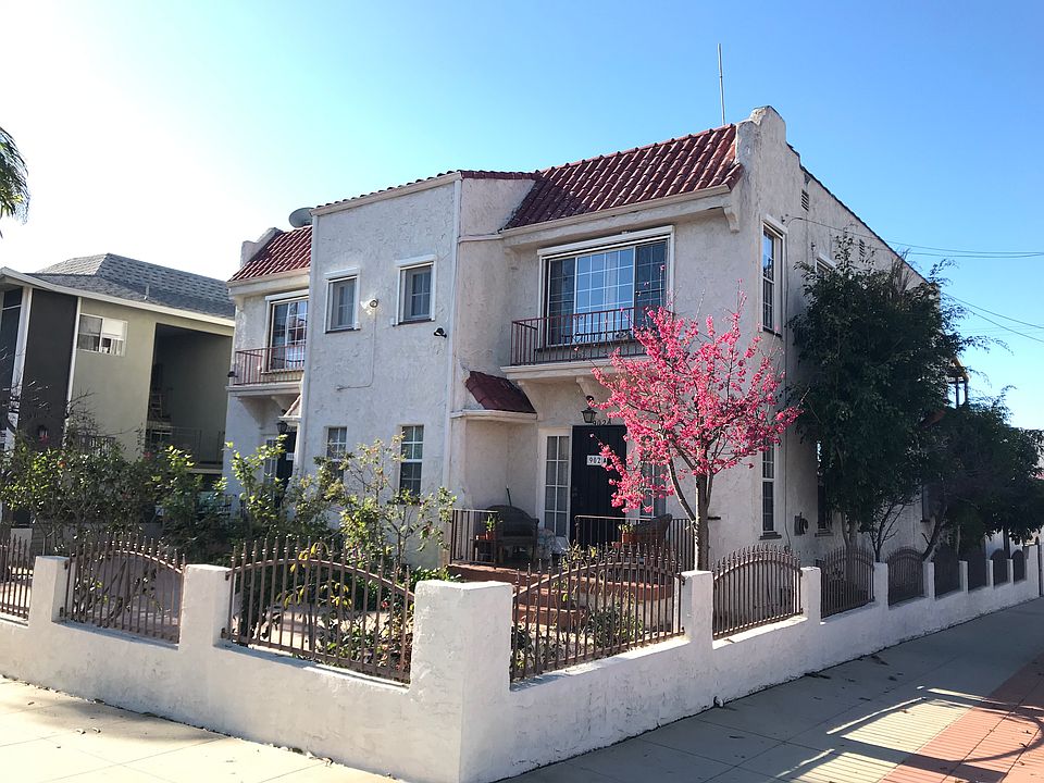 902 16th St. front entrance