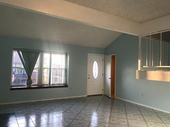3rd image of 225 Latimer St