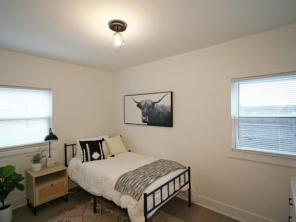 5th image of 634 W Hinsdale Ave