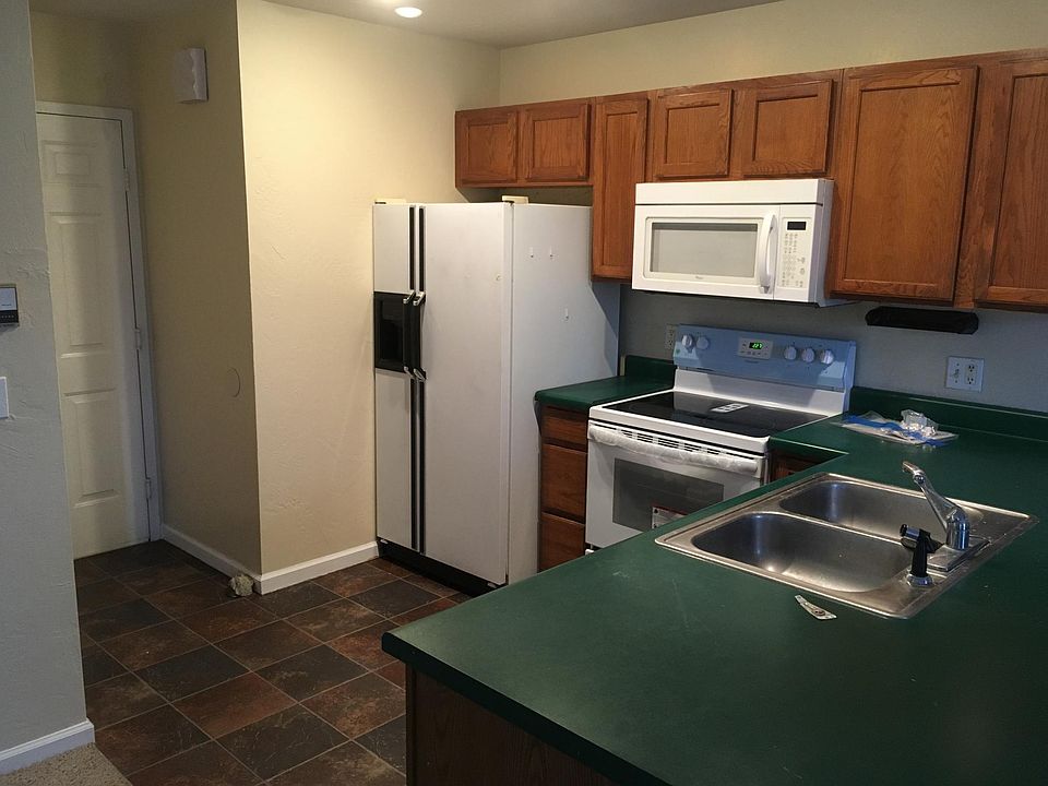2nd image of 186 Orchard Dr