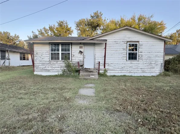 210 N Byers Ave, Mangum, OK 73554