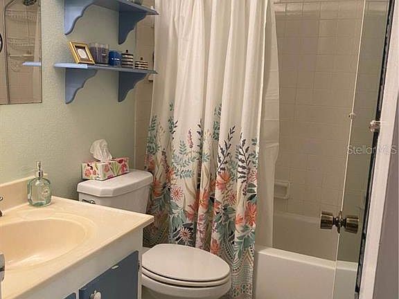 5th image of 2060 Marilyn St APT 116